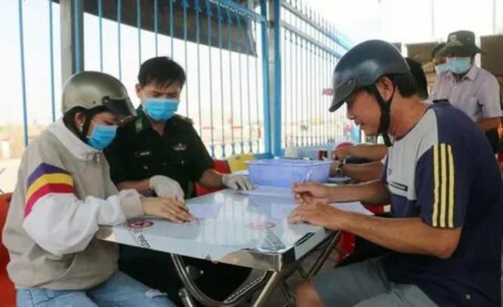 Gỗ và Video: Kết nối nghệ thuật truyền thống với công nghệ hiện đại